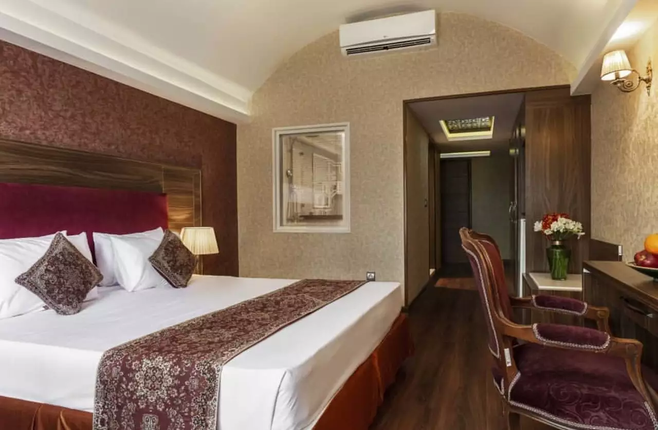 Alibaba https://cdn.alibaba.ir/ostorage/hotel-accommodation-images/680e0421f6e8766ef96f4ef5_داخل دبل یا سینگل (2).webp